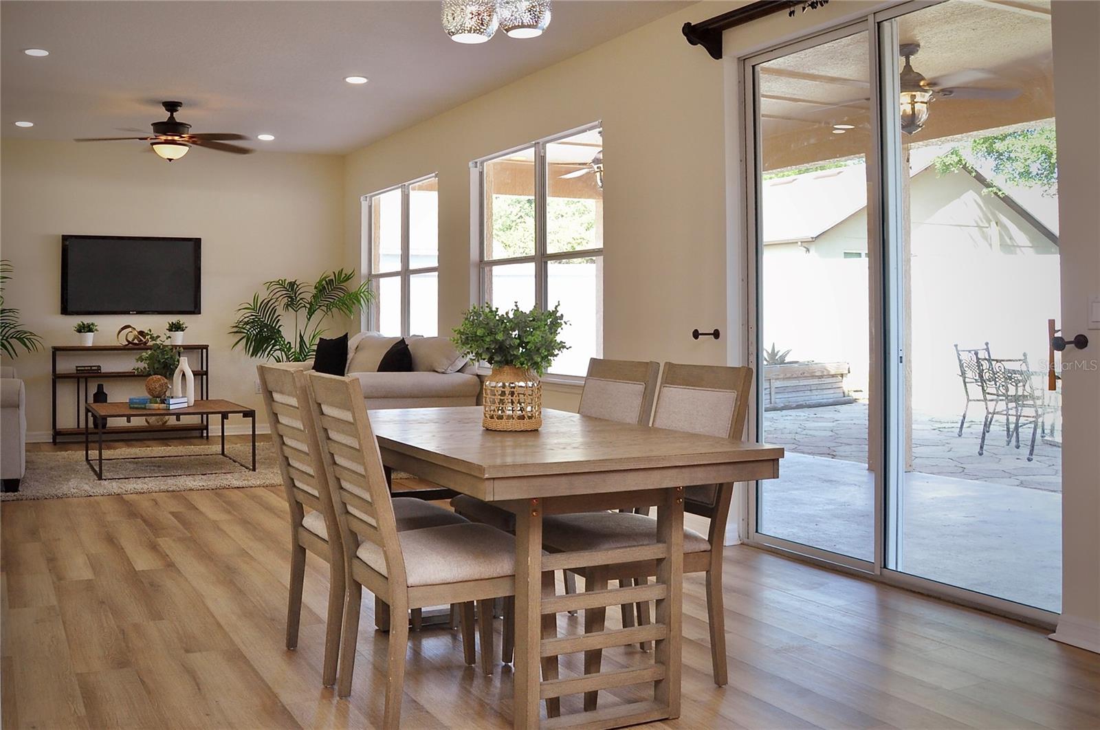 25012 CHIPSHOT CT, SORRENTO, FL, 32776