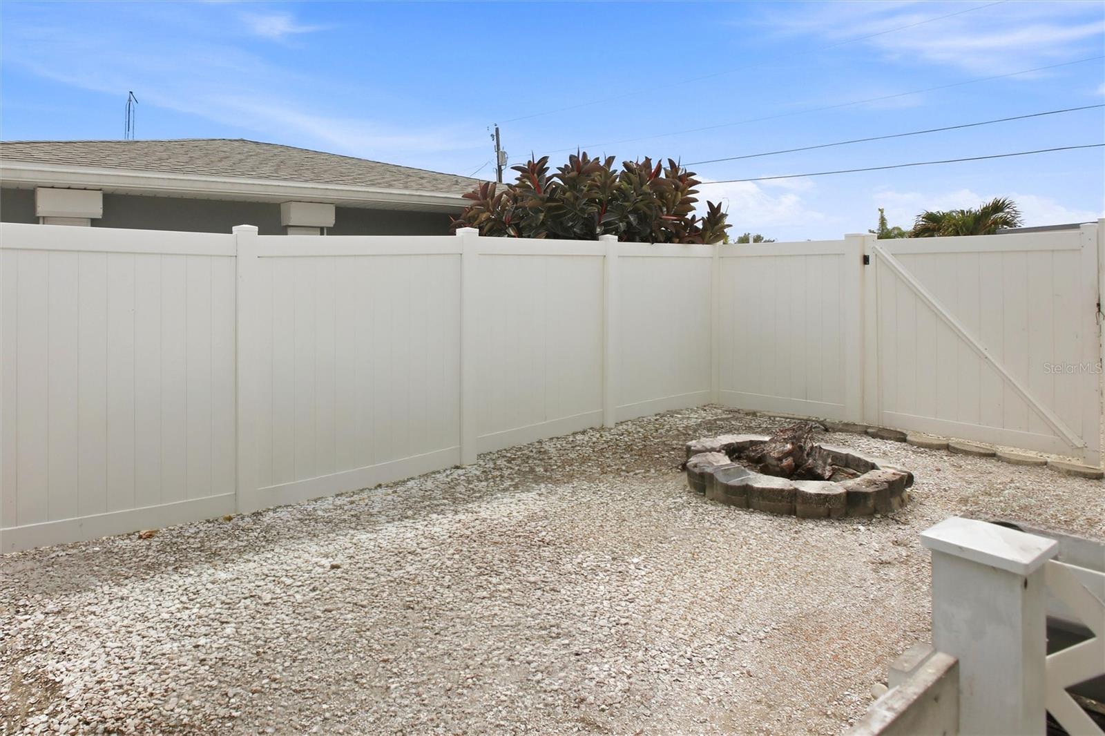 165 W TARPON BLVD NW, PORT CHARLOTTE, FL, 33952
