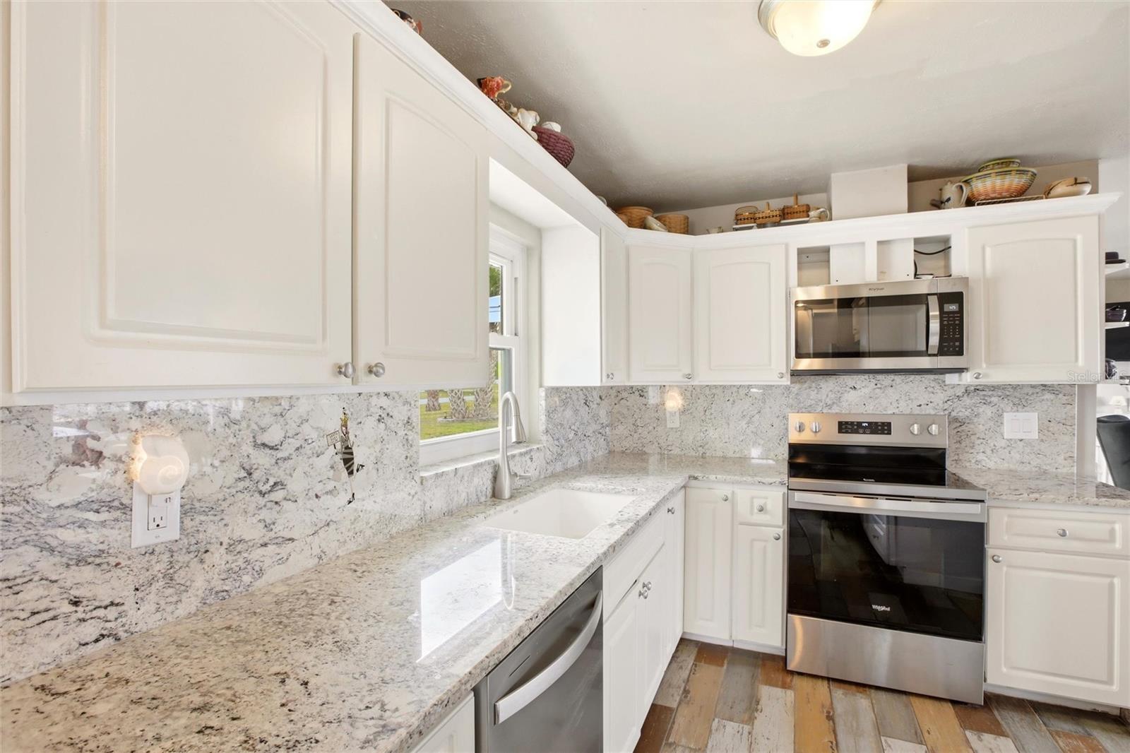 165 W TARPON BLVD NW, PORT CHARLOTTE, FL, 33952