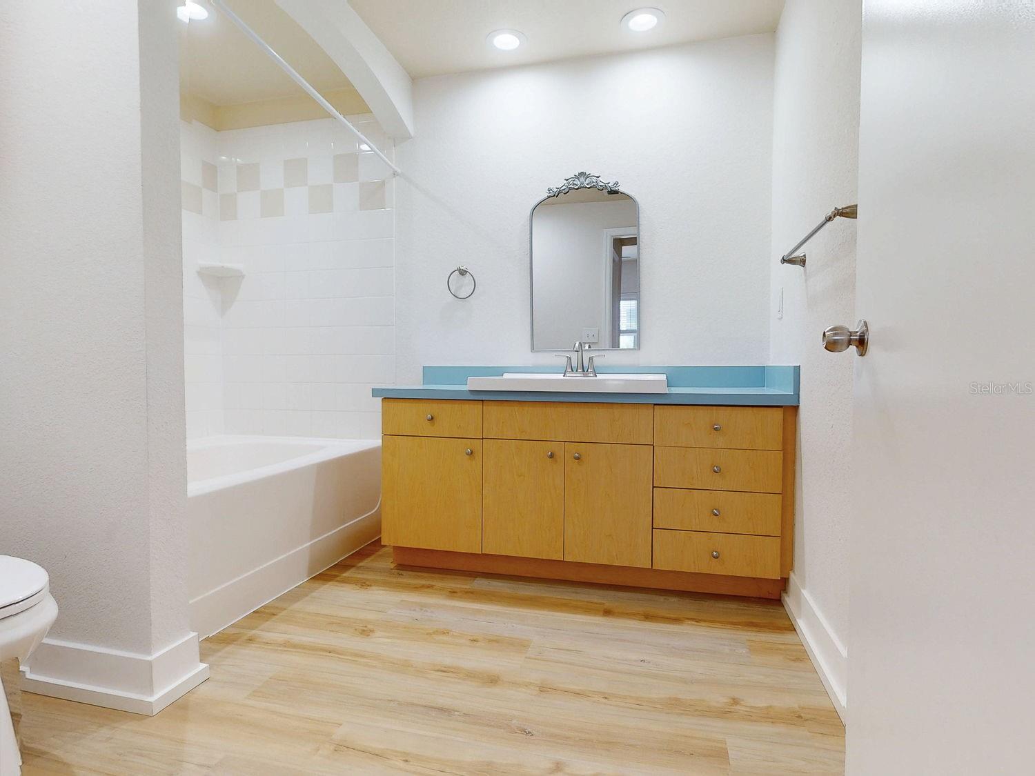 200 4TH AVE S #229, ST PETERSBURG, FL, 33701