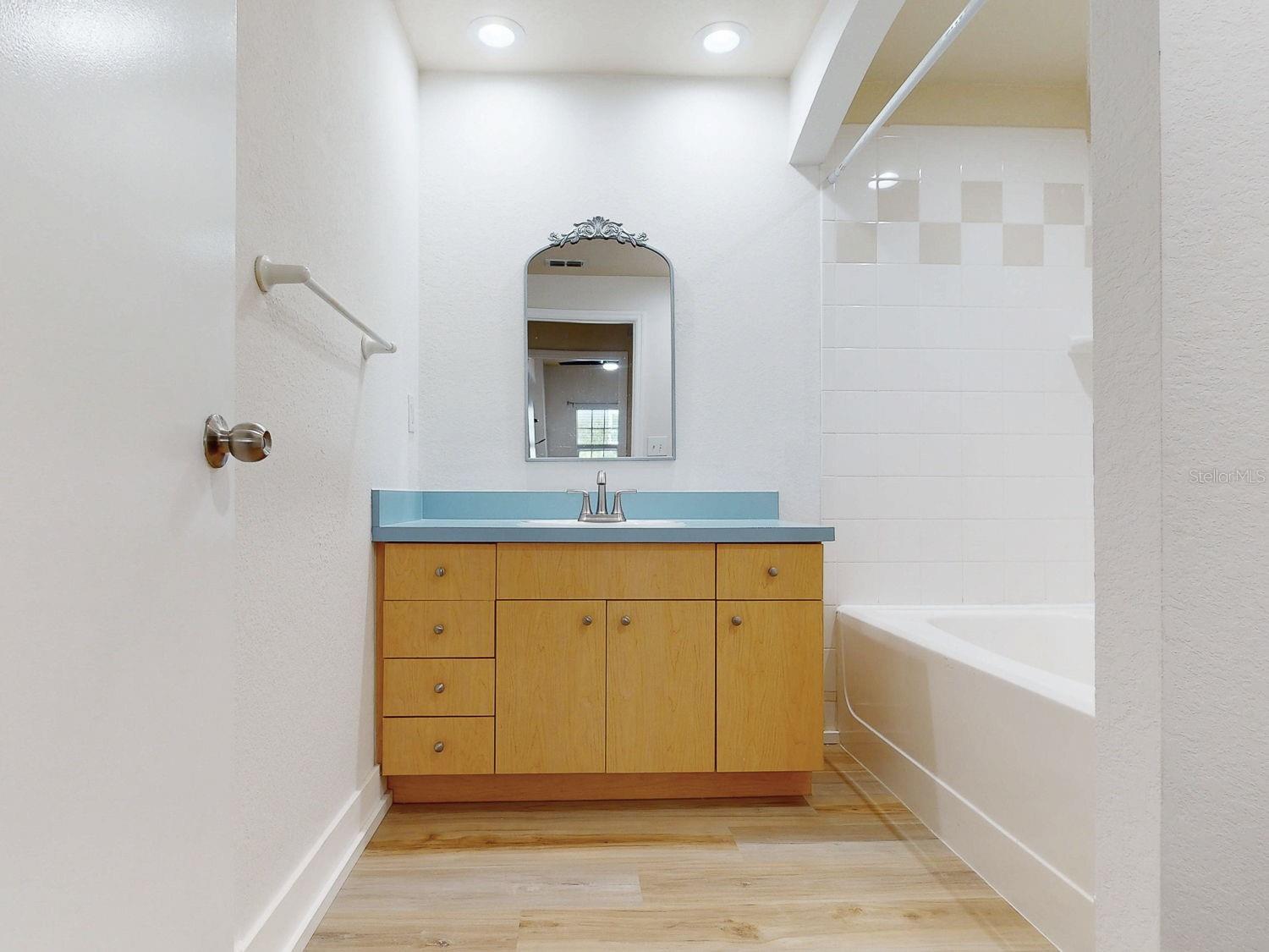 200 4TH AVE S #229, ST PETERSBURG, FL, 33701