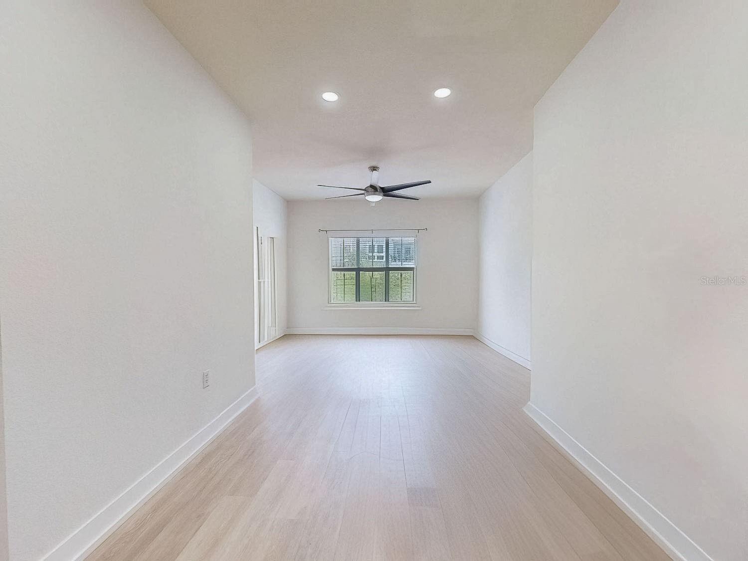 200 4TH AVE S #229, ST PETERSBURG, FL, 33701