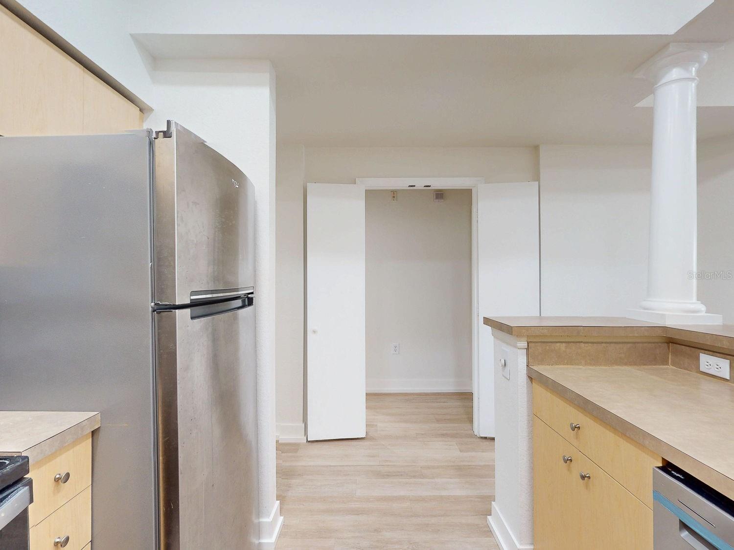 200 4TH AVE S #229, ST PETERSBURG, FL, 33701