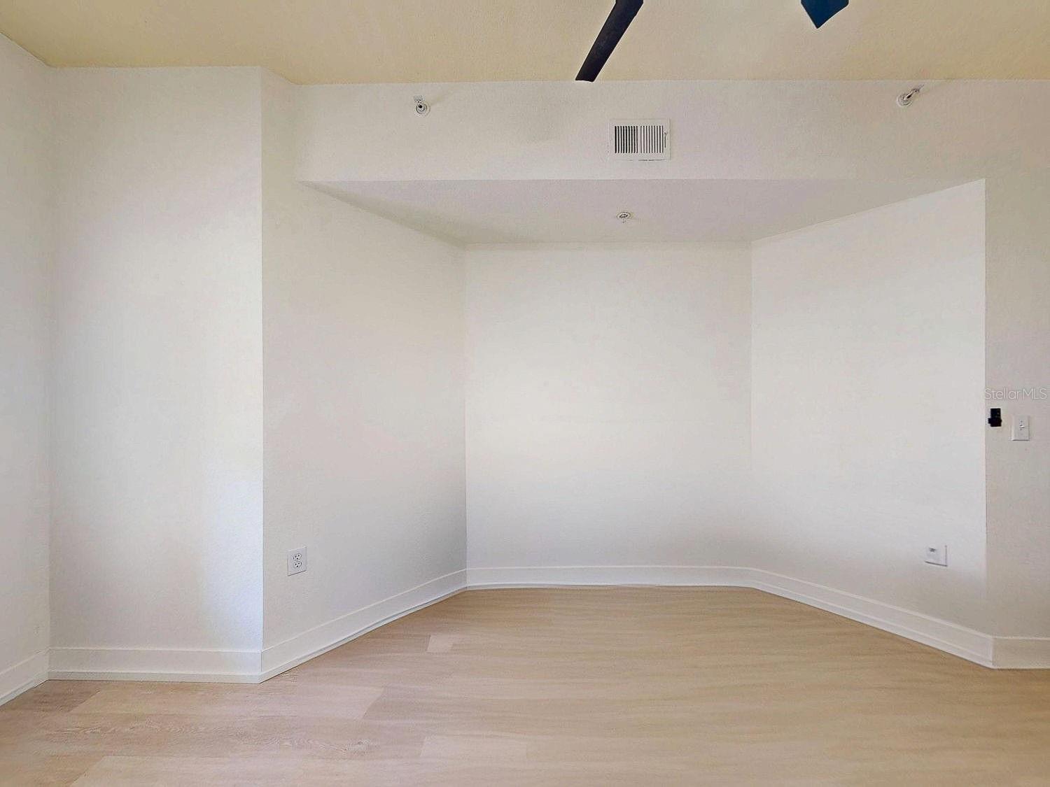 200 4TH AVE S #229, ST PETERSBURG, FL, 33701