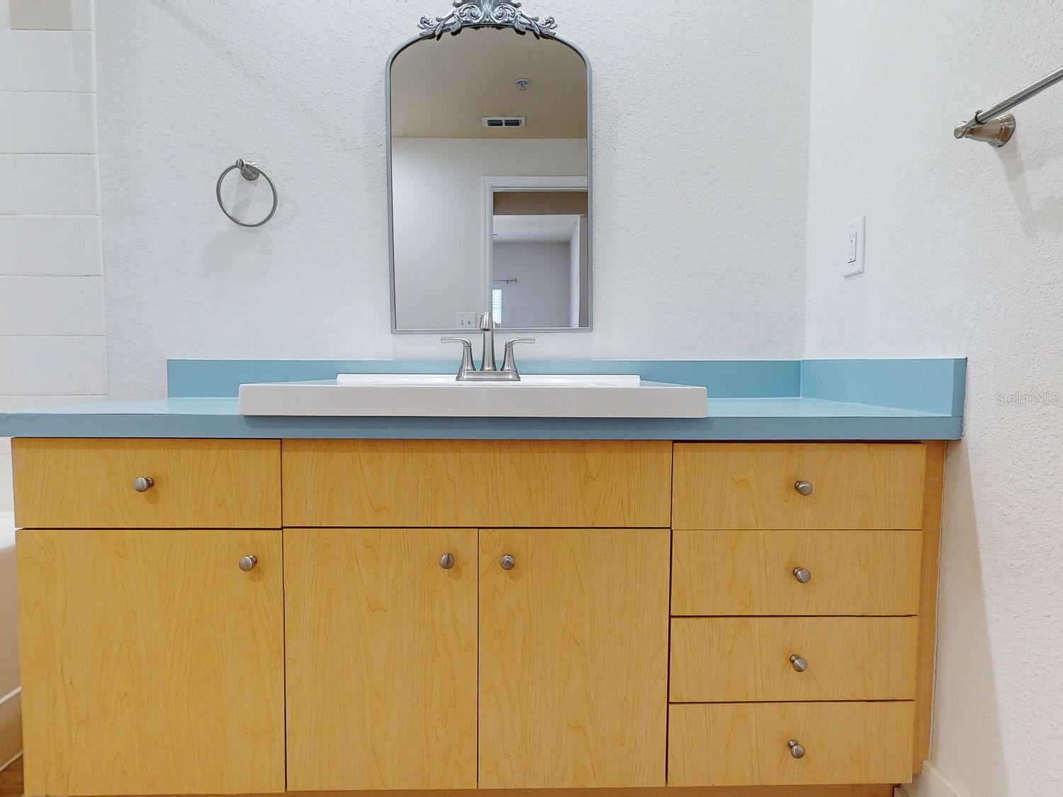 200 4TH AVE S #229, ST PETERSBURG, FL, 33701