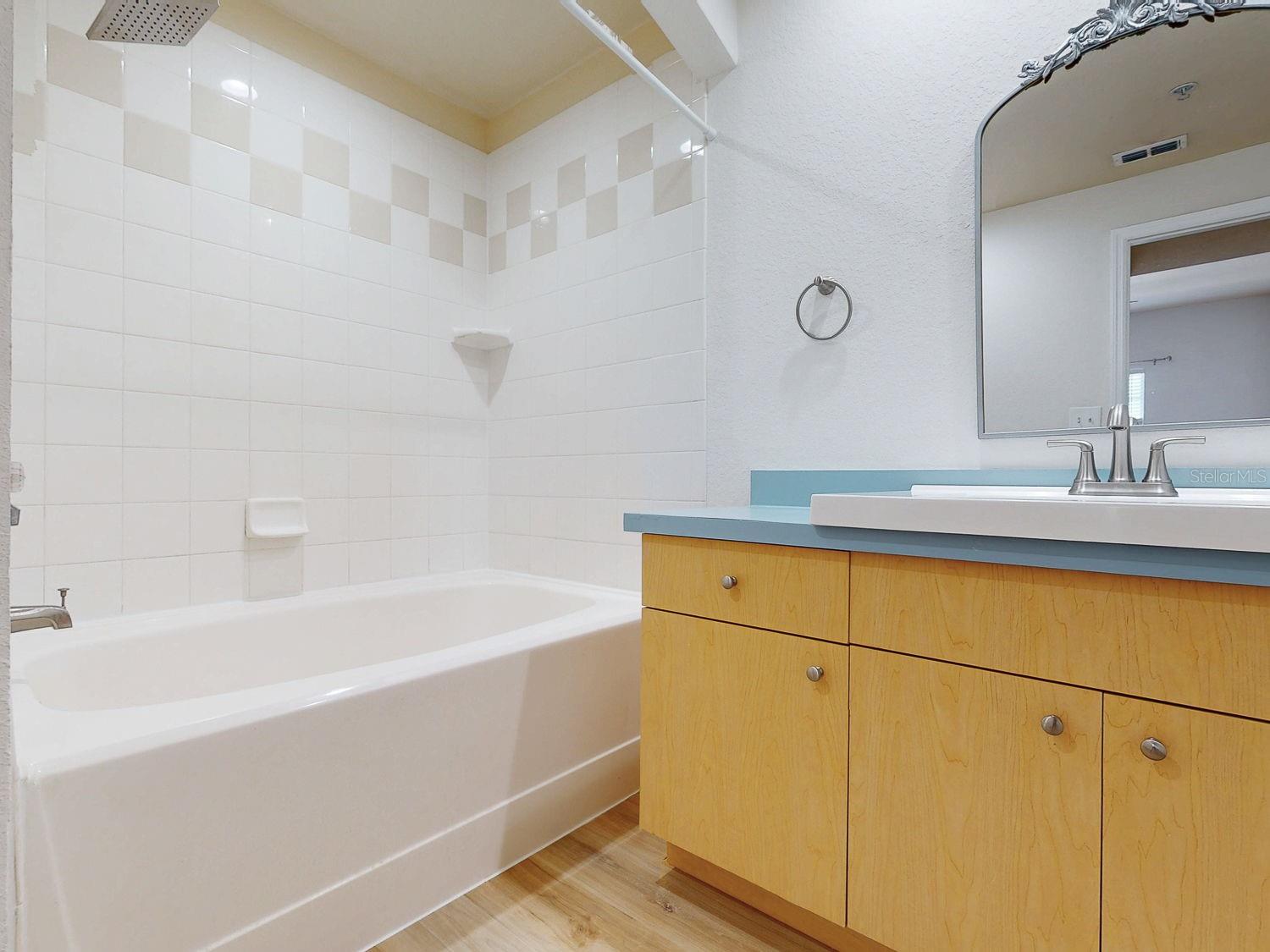 200 4TH AVE S #229, ST PETERSBURG, FL, 33701