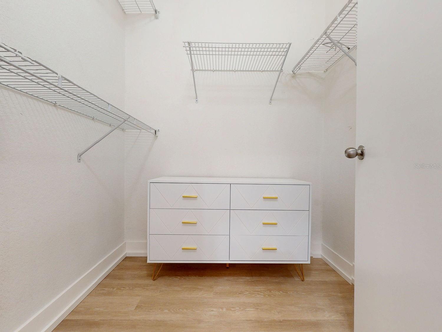 200 4TH AVE S #229, ST PETERSBURG, FL, 33701