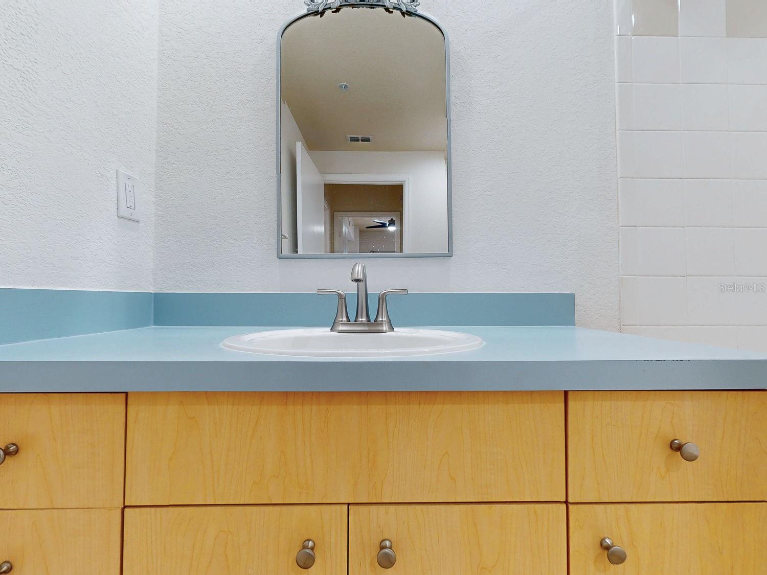 200 4TH AVE S #229, ST PETERSBURG, FL, 33701