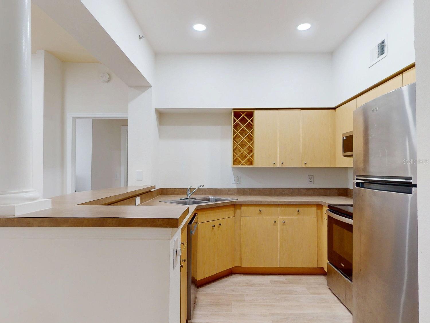 200 4TH AVE S #229, ST PETERSBURG, FL, 33701