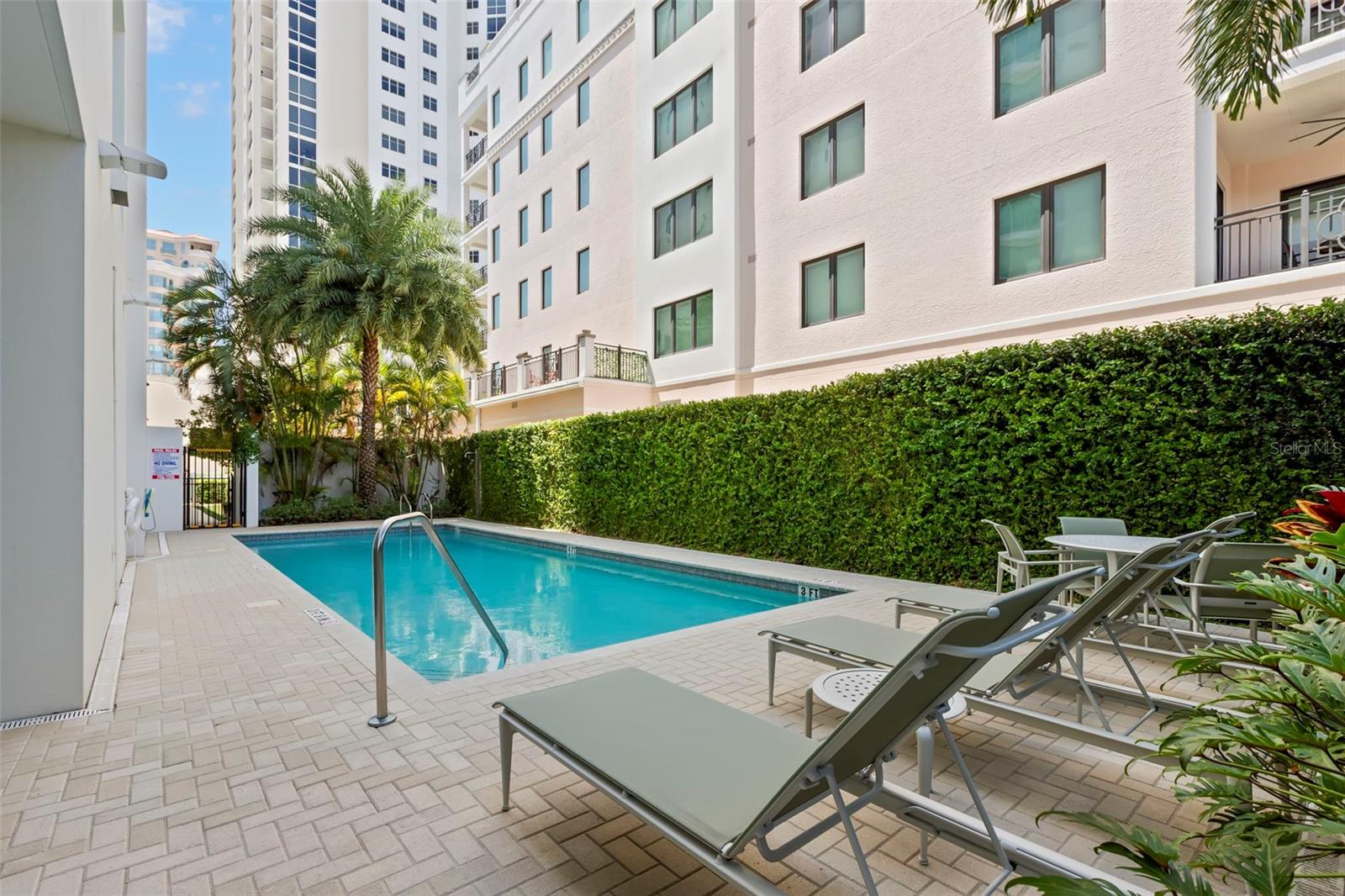 176 4TH AVE NE #1102, ST PETERSBURG, FL, 33701