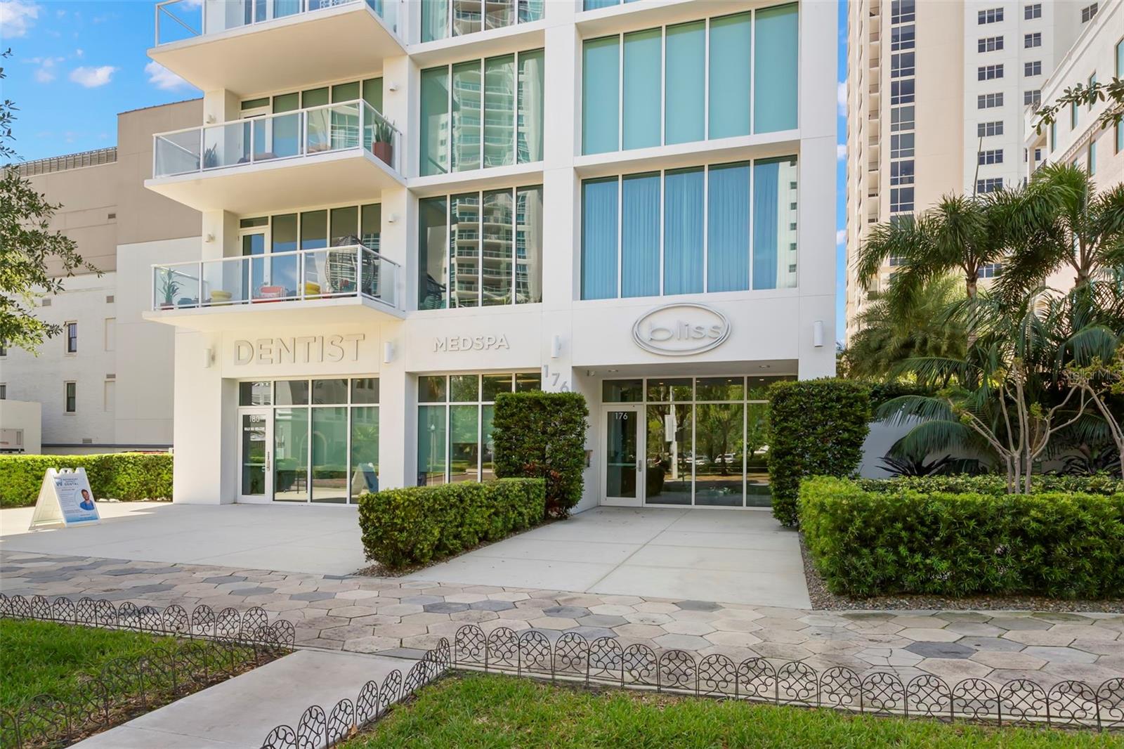 176 4TH AVE NE #1102, ST PETERSBURG, FL, 33701