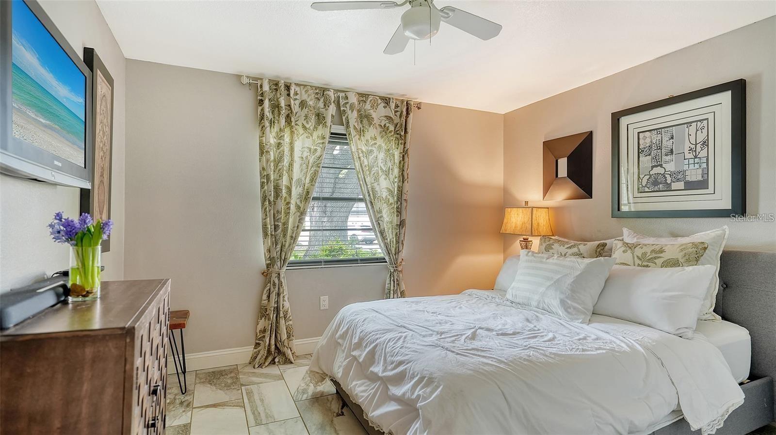 3842 GLEN OAKS MANOR DR, SARASOTA, FL, 34232