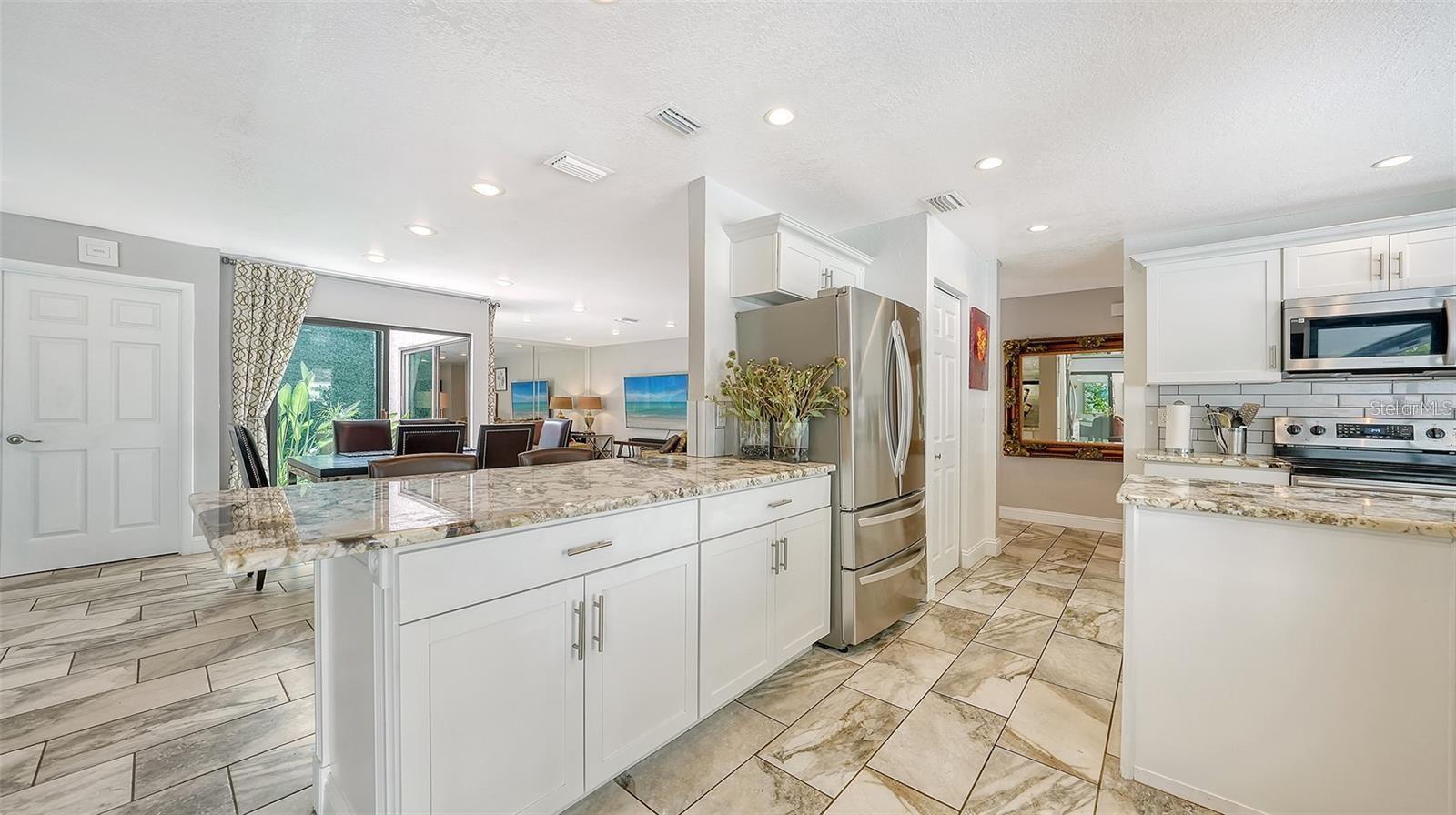 3842 GLEN OAKS MANOR DR, SARASOTA, FL, 34232