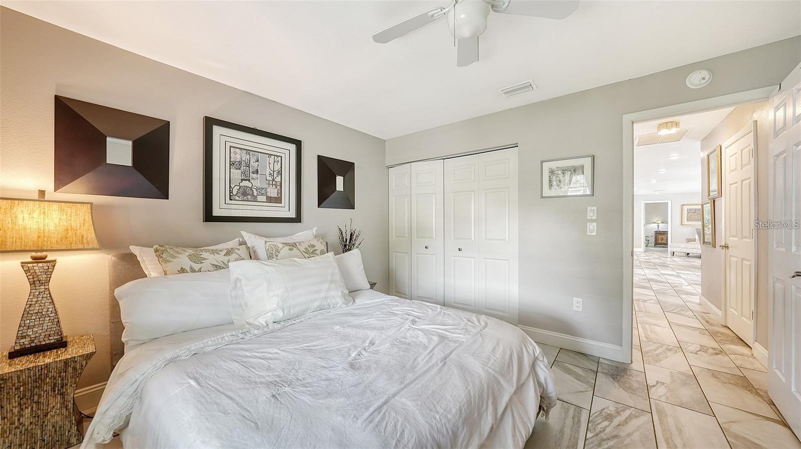 3842 GLEN OAKS MANOR DR, SARASOTA, FL, 34232