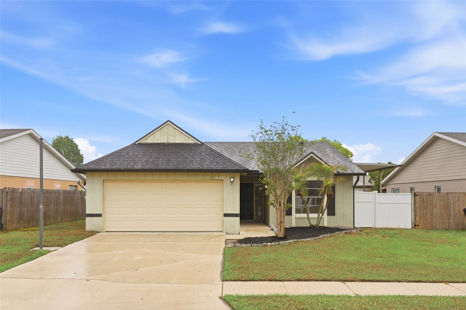8909 CHERRYSTONE LN, ORLANDO, FL, 32825