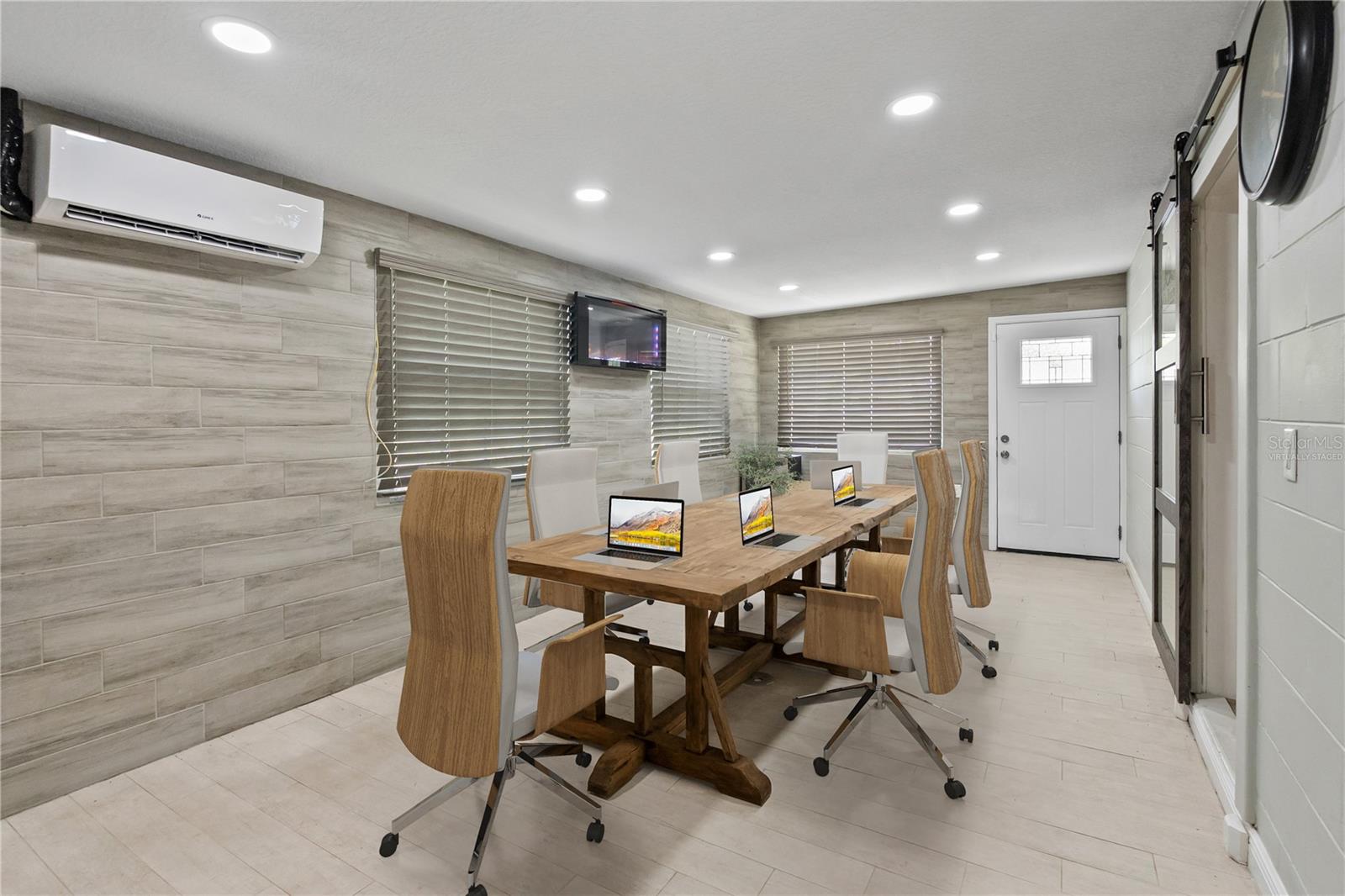 5424 EDGEWATER DR, ORLANDO, FL, 32810