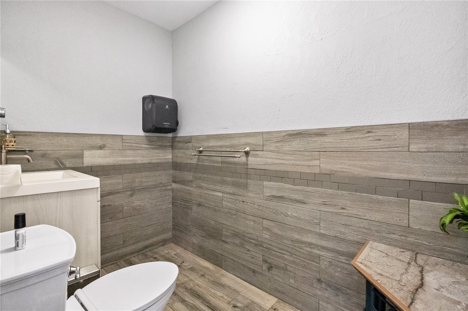 5424 EDGEWATER DR, ORLANDO, FL, 32810