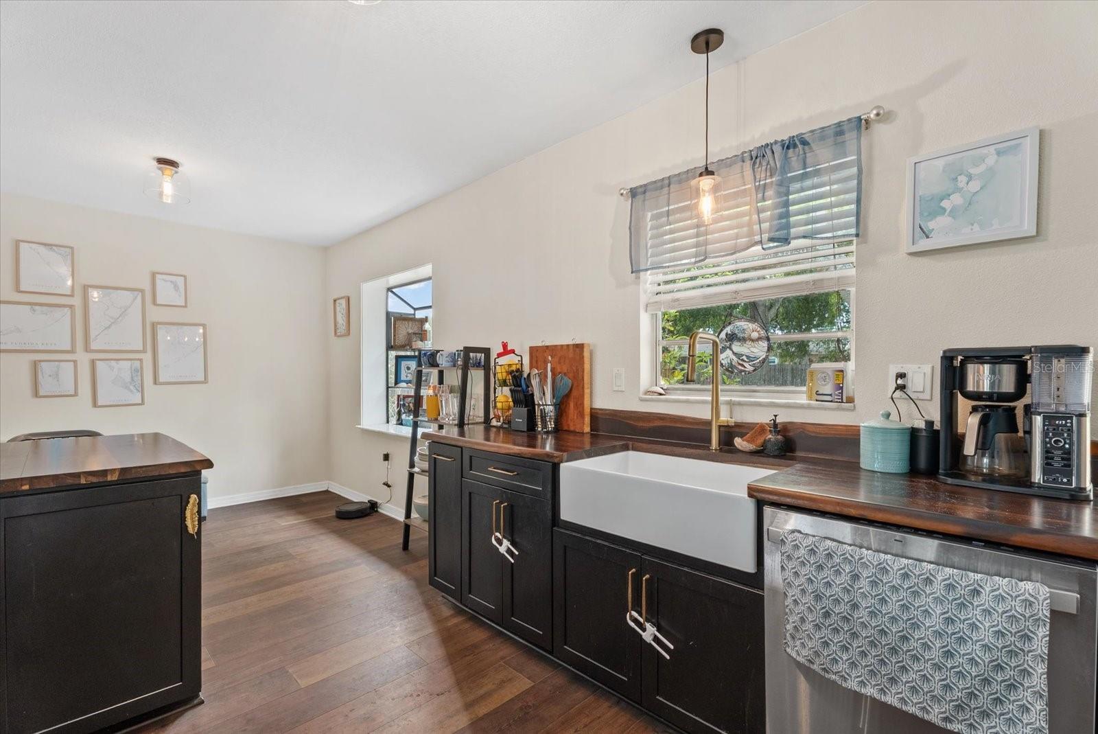 816 QUEEN PALM LN, SARASOTA, FL, 34243