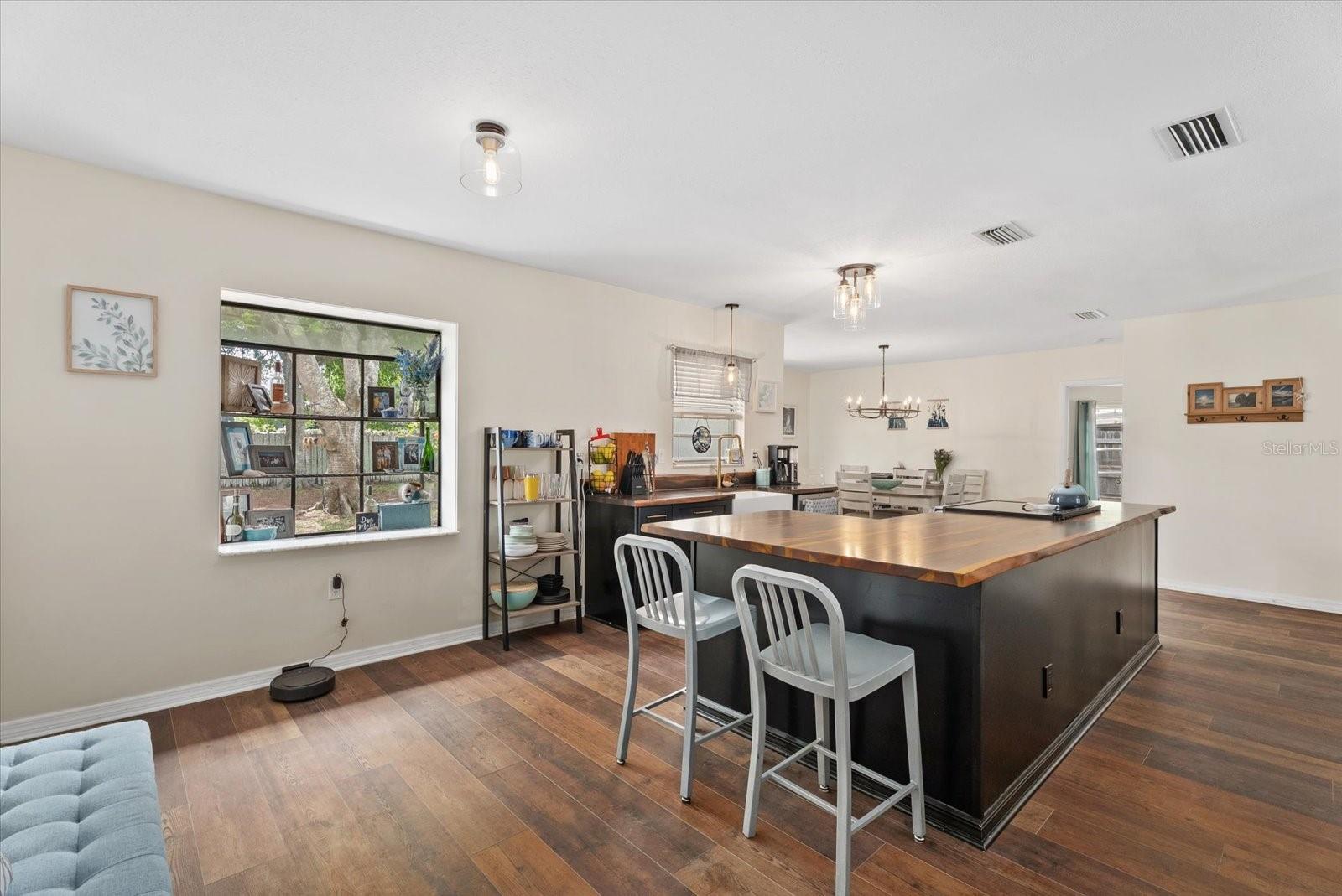 816 QUEEN PALM LN, SARASOTA, FL, 34243