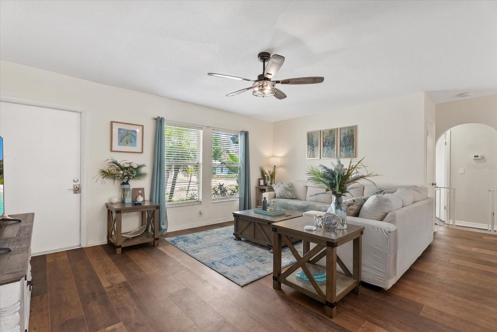 816 QUEEN PALM LN, SARASOTA, FL, 34243