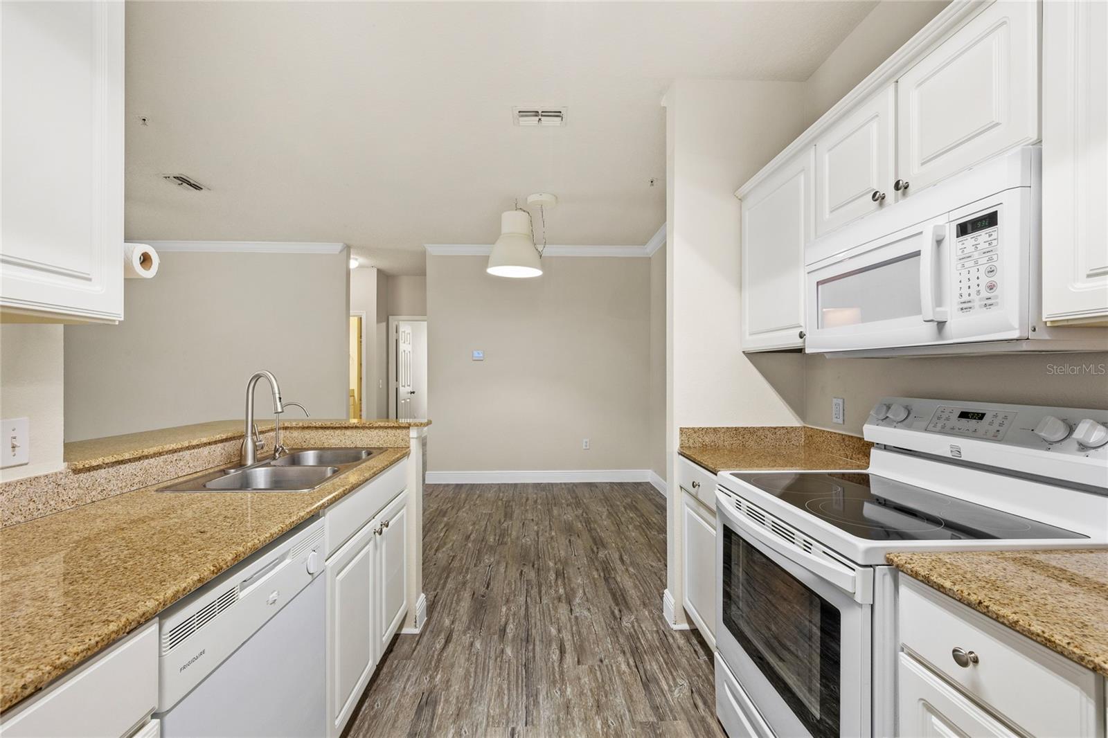 431 SOUTHERN PECAN CIR #201, WINTER GARDEN, FL, 34787