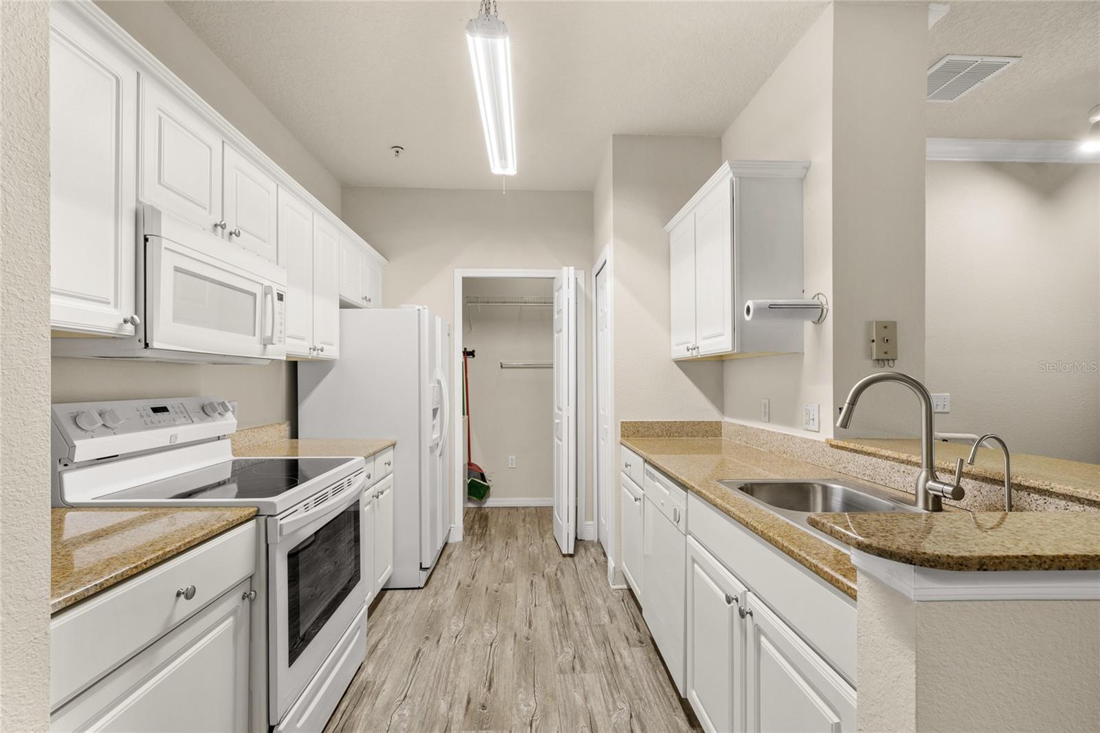 431 SOUTHERN PECAN CIR #201, WINTER GARDEN, FL, 34787