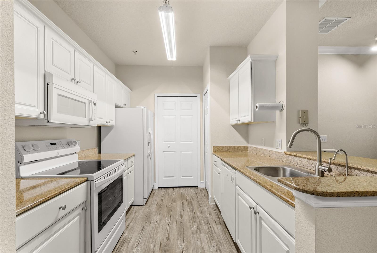 431 SOUTHERN PECAN CIR #201, WINTER GARDEN, FL, 34787