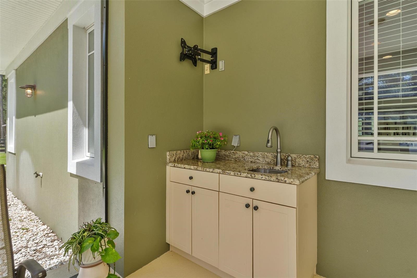 10615 NE 104TH CIR, OXFORD, FL, 34484