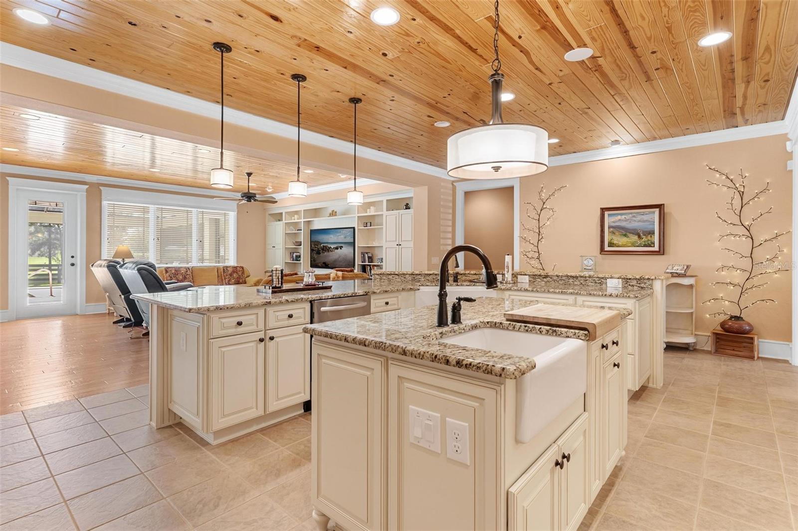 10615 NE 104TH CIR, OXFORD, FL, 34484