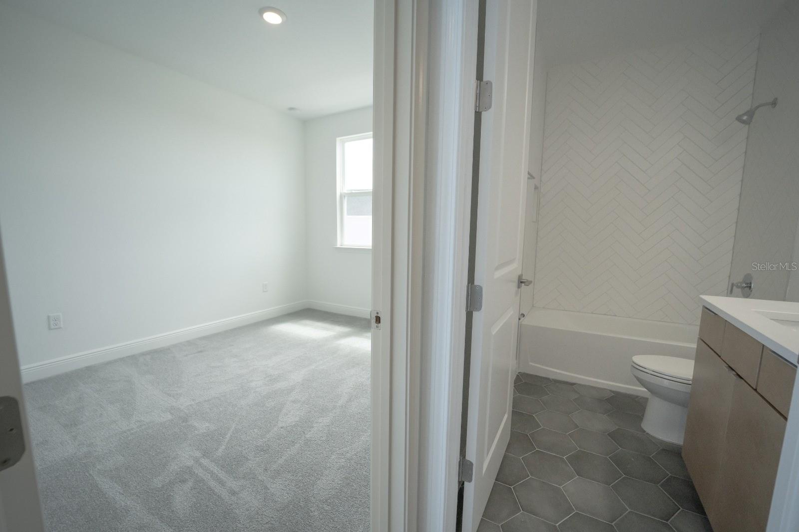 9856 SHARPLESS ALY, ORLANDO, FL, 32827