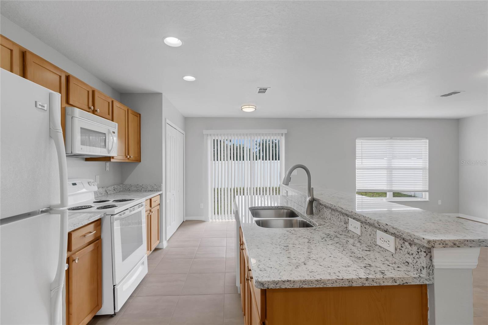 2040 PORTCASTLE CIR, WINTER GARDEN, FL, 34787