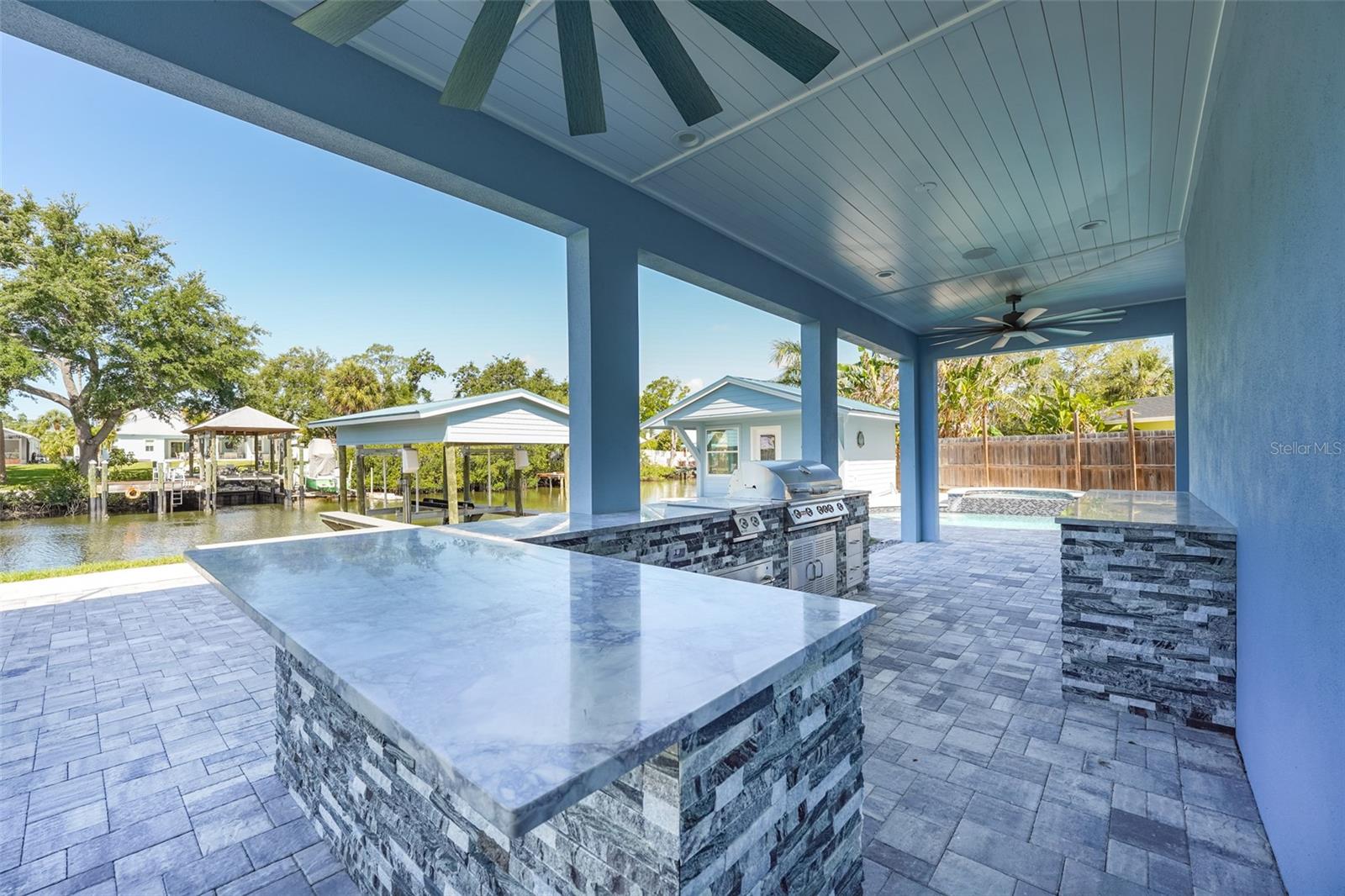 8717 DRIFTWOOD DR, TAMPA, FL, 33615