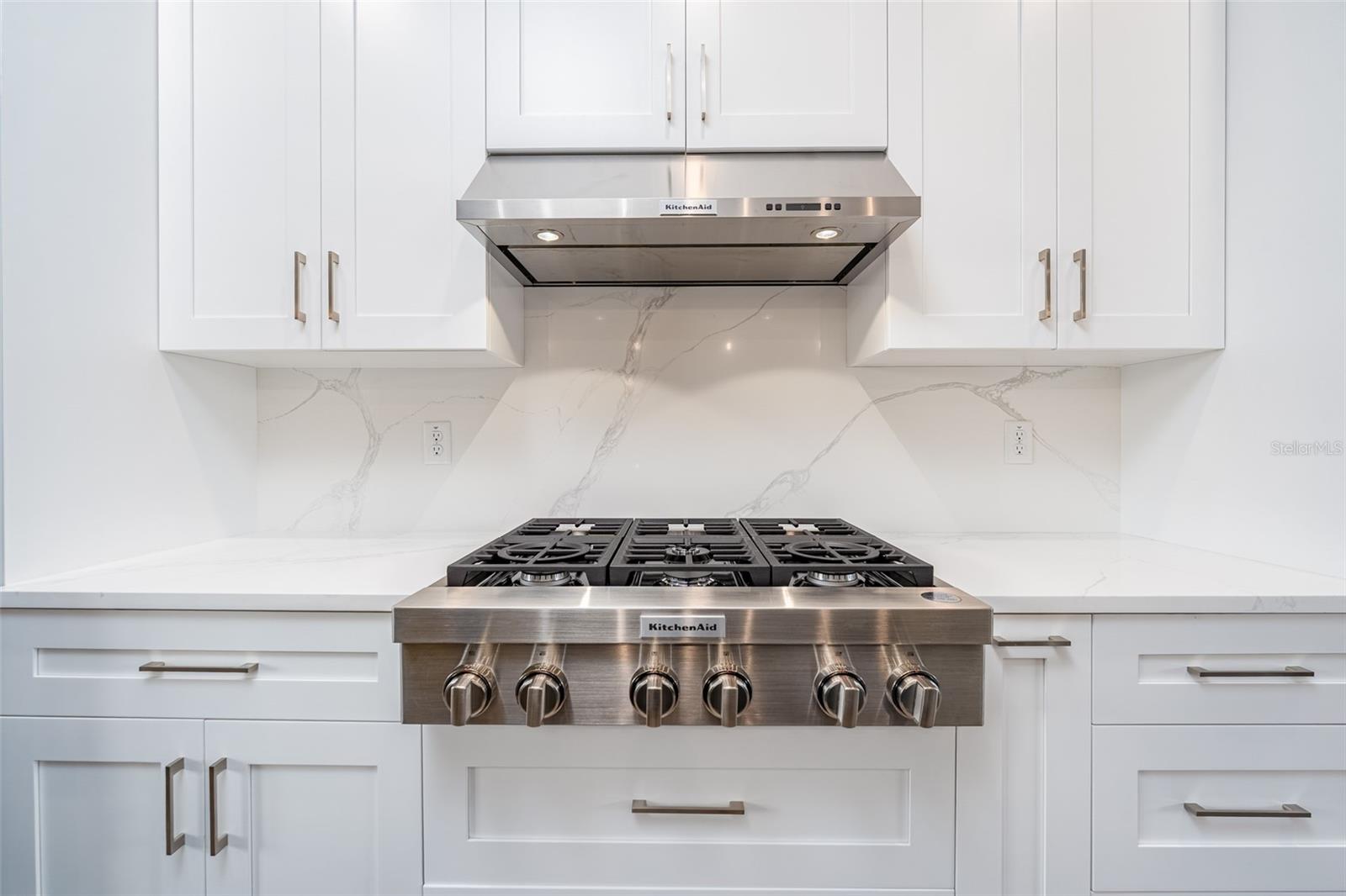 8717 DRIFTWOOD DR, TAMPA, FL, 33615