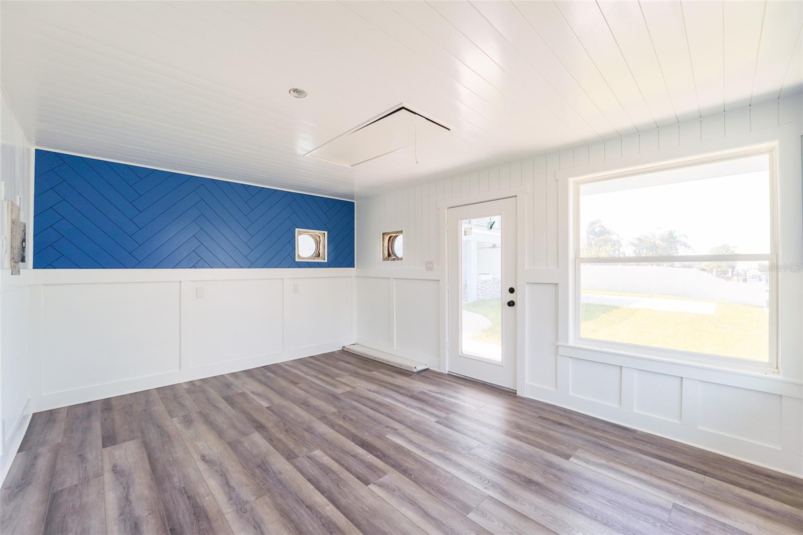 8717 DRIFTWOOD DR, TAMPA, FL, 33615