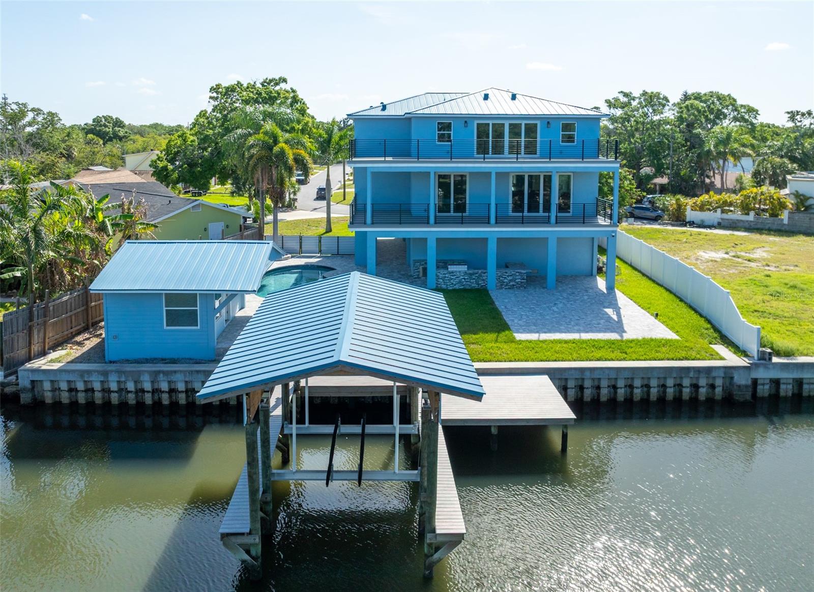 8717 DRIFTWOOD DR, TAMPA, FL, 33615