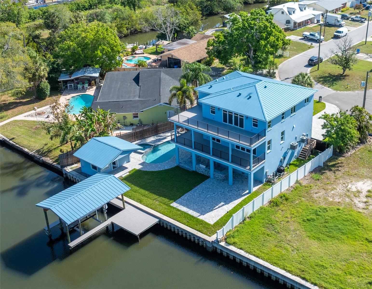 8717 DRIFTWOOD DR, TAMPA, FL, 33615