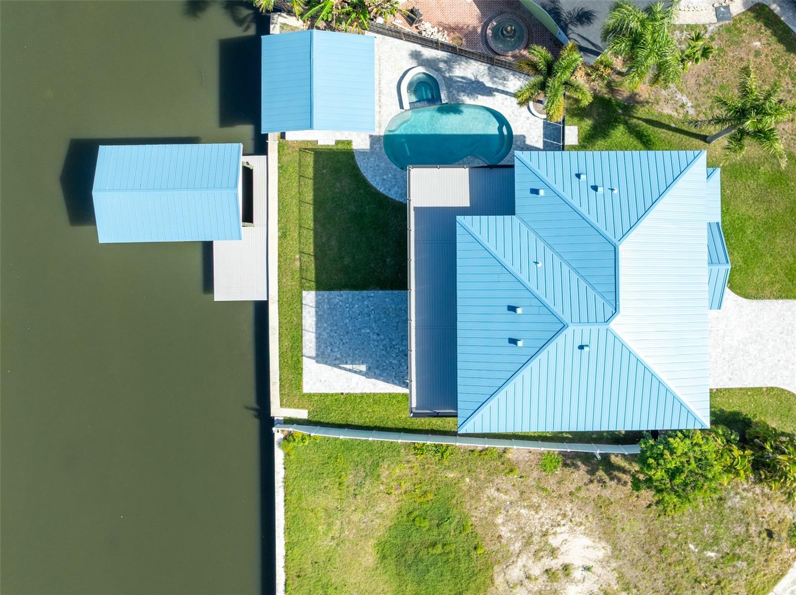 8717 DRIFTWOOD DR, TAMPA, FL, 33615