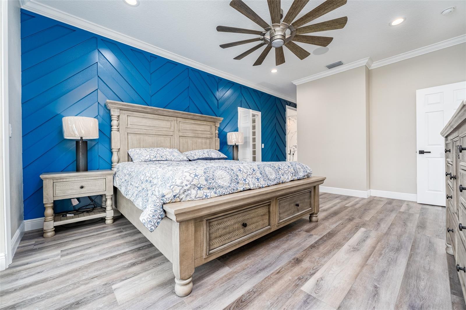 8717 DRIFTWOOD DR, TAMPA, FL, 33615