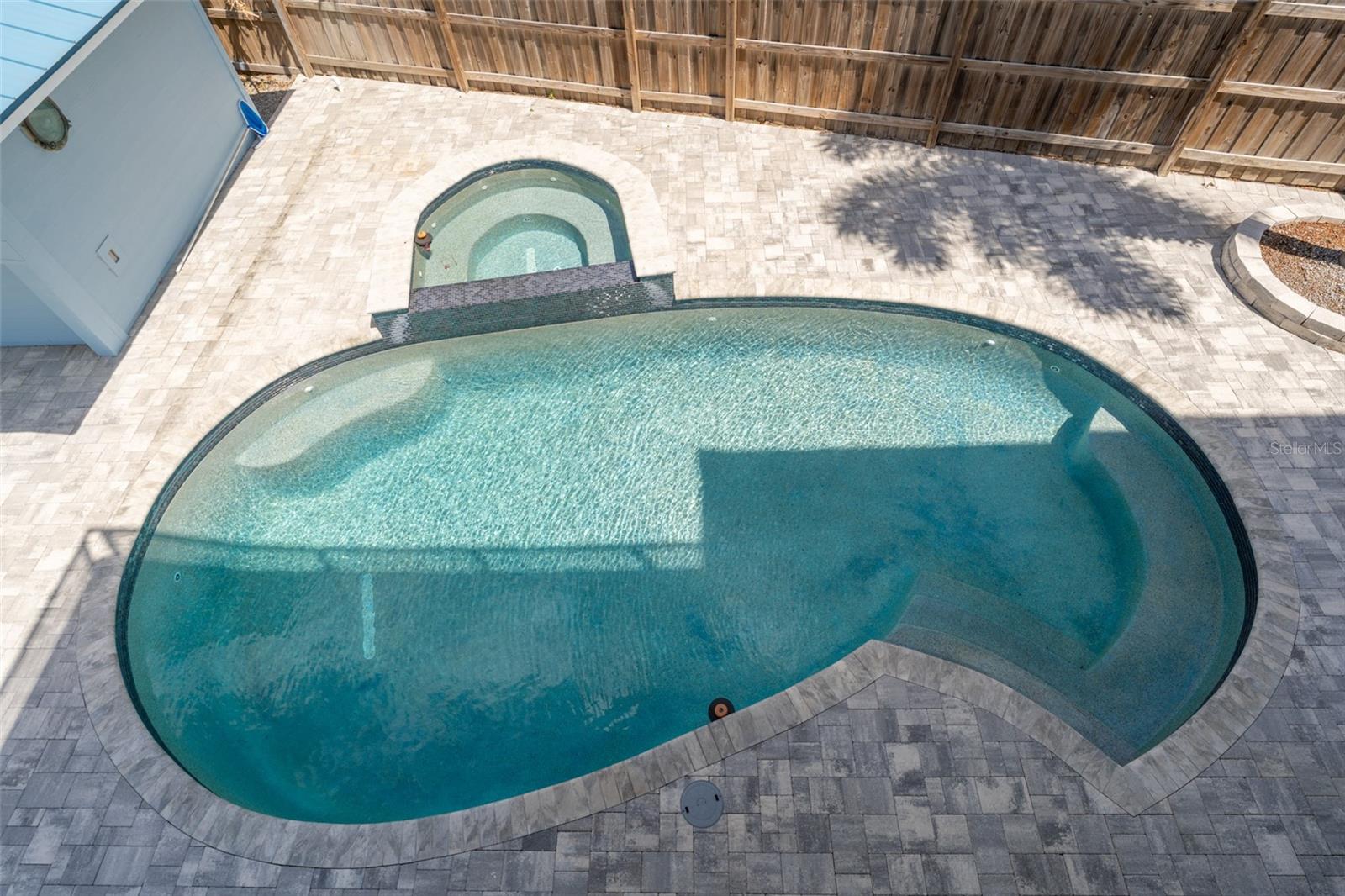 8717 DRIFTWOOD DR, TAMPA, FL, 33615