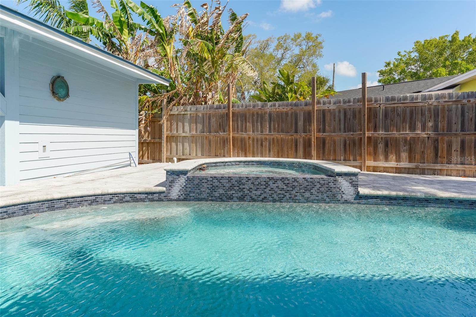 8717 DRIFTWOOD DR, TAMPA, FL, 33615