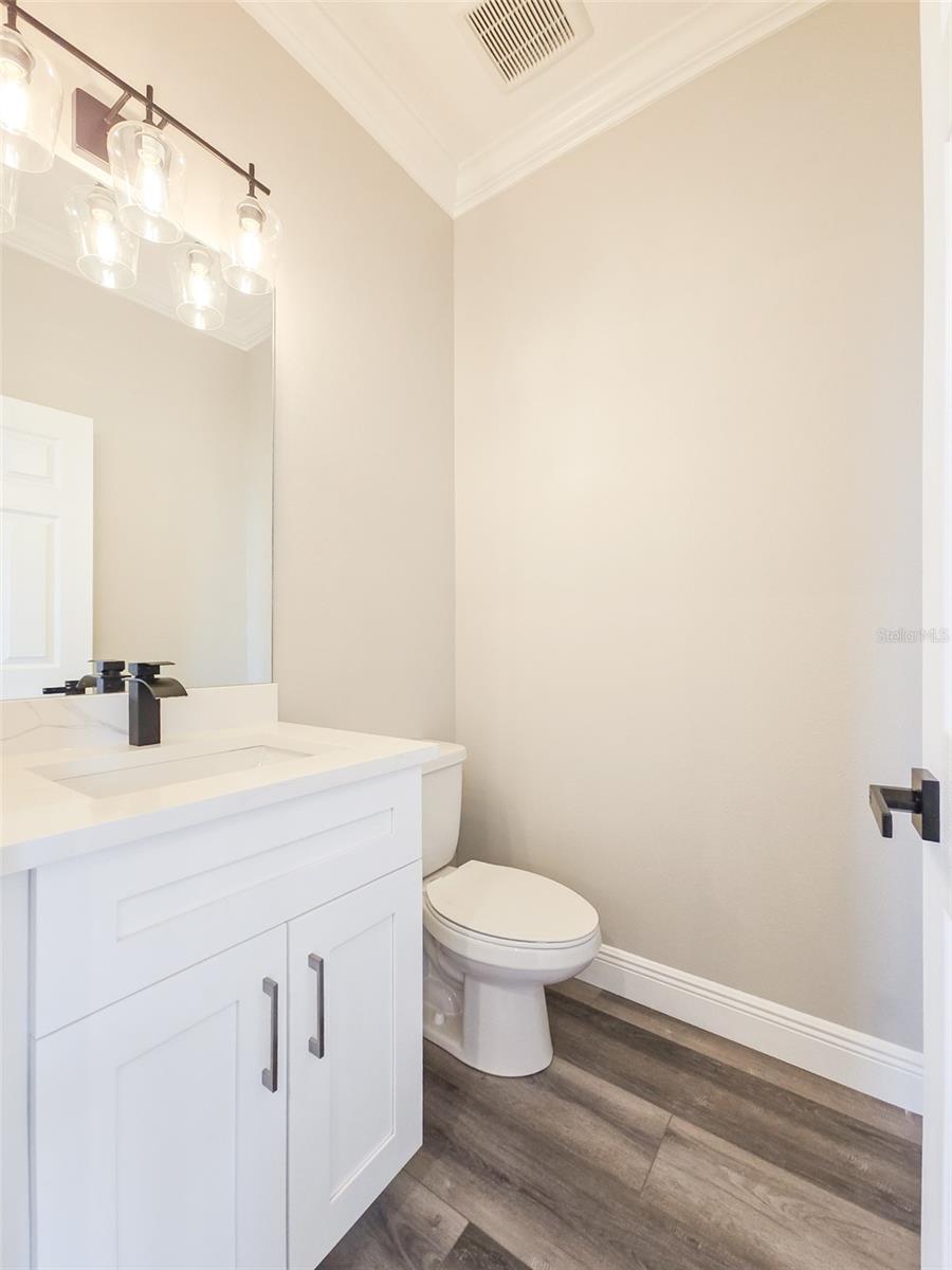 8717 DRIFTWOOD DR, TAMPA, FL, 33615