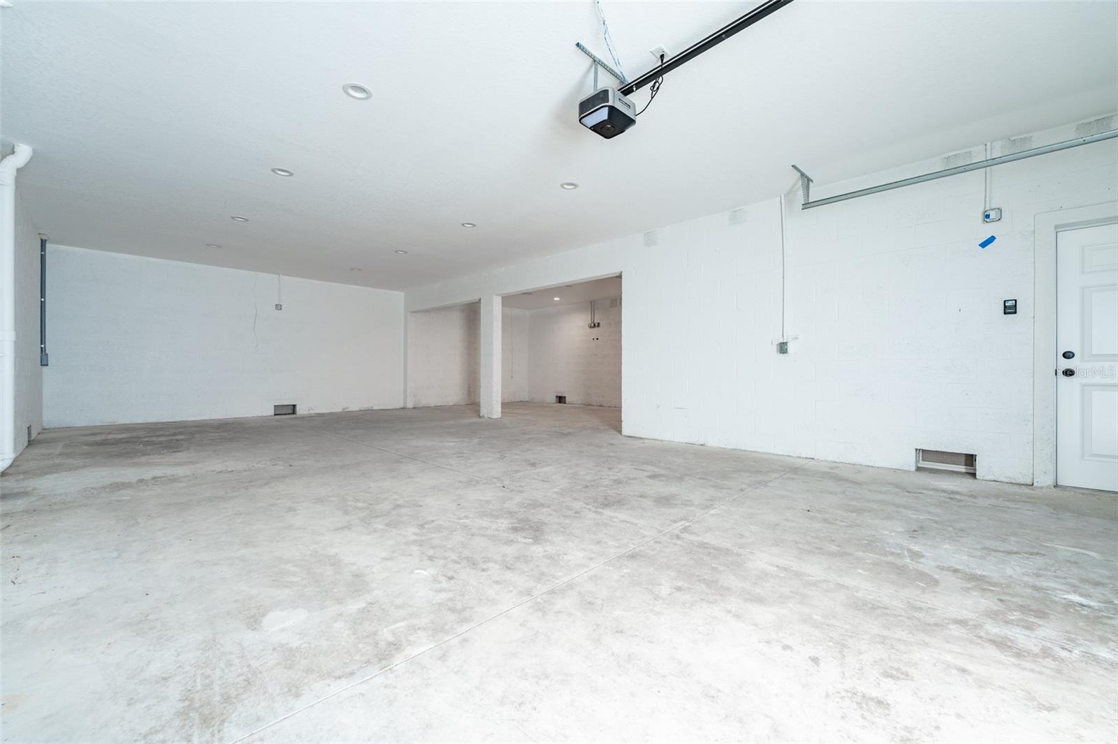 8717 DRIFTWOOD DR, TAMPA, FL, 33615