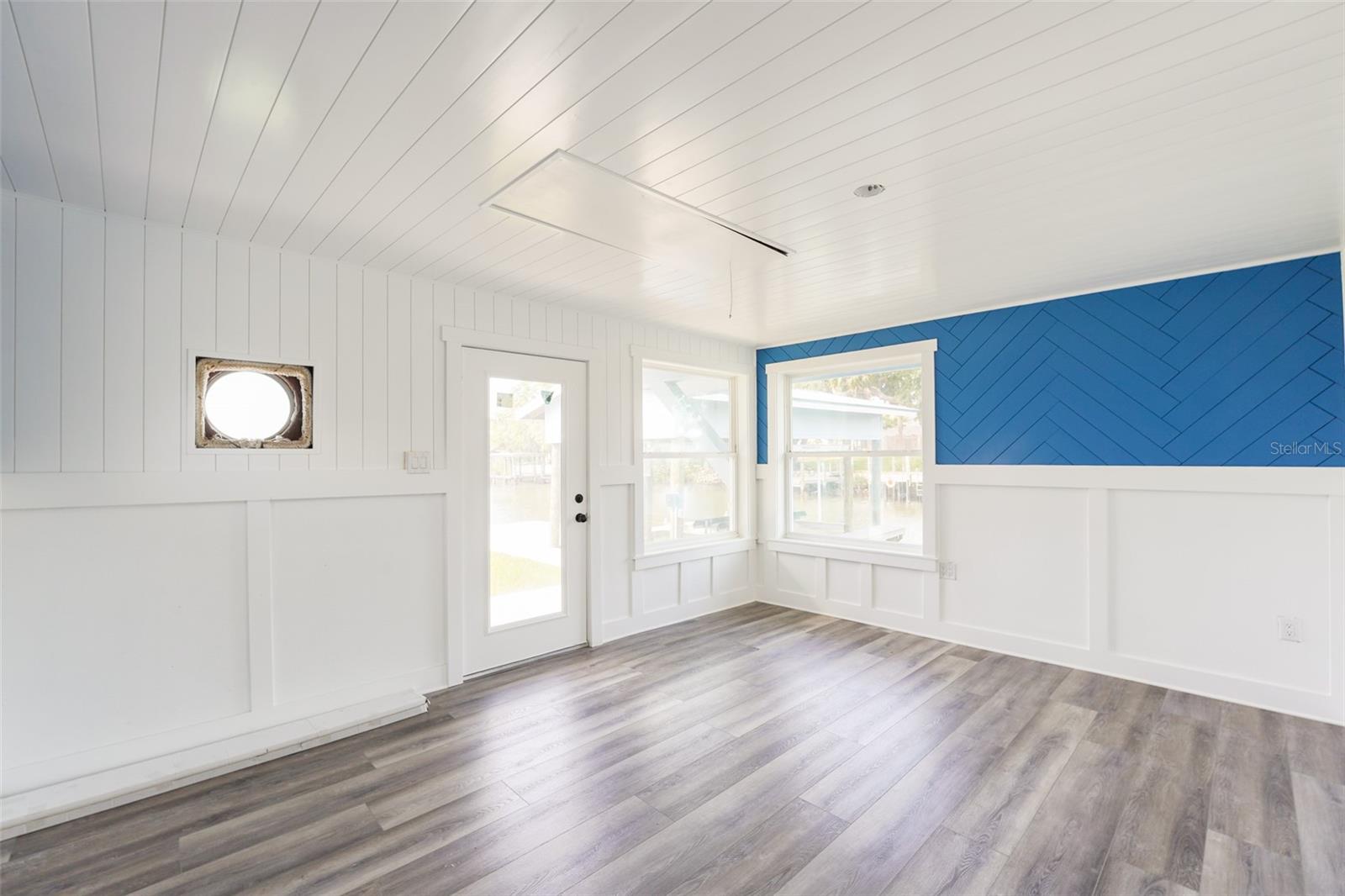 8717 DRIFTWOOD DR, TAMPA, FL, 33615