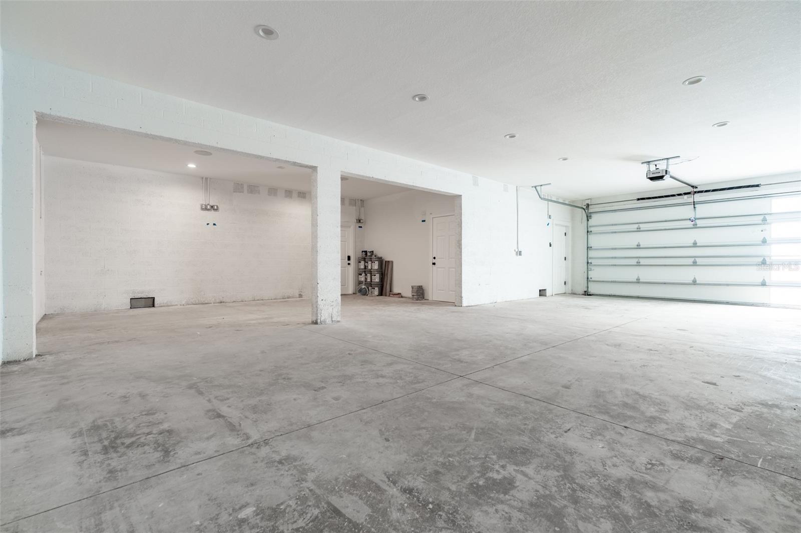 8717 DRIFTWOOD DR, TAMPA, FL, 33615