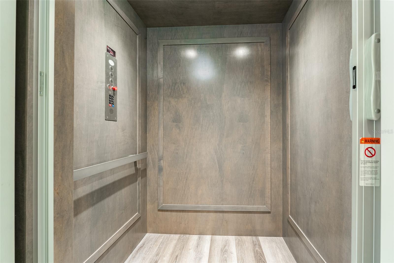 8717 DRIFTWOOD DR, TAMPA, FL, 33615