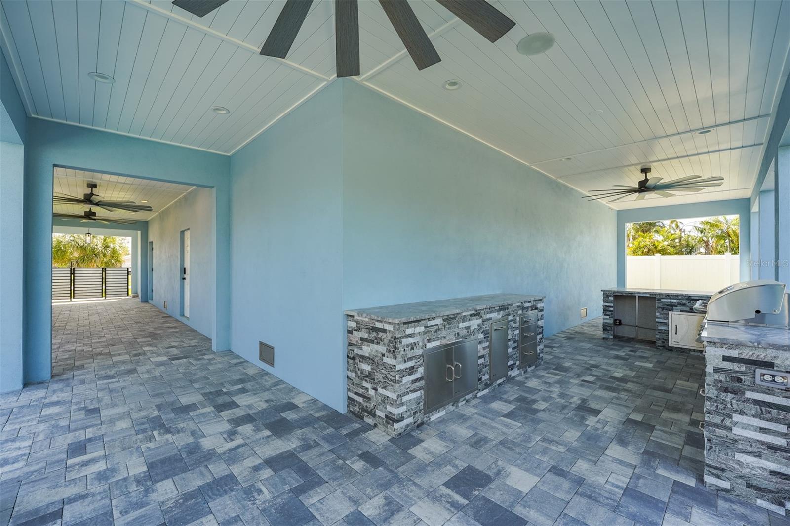 8717 DRIFTWOOD DR, TAMPA, FL, 33615