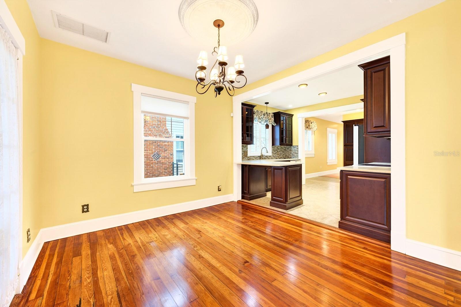 613 E PINE ST, ORLANDO, FL, 32801