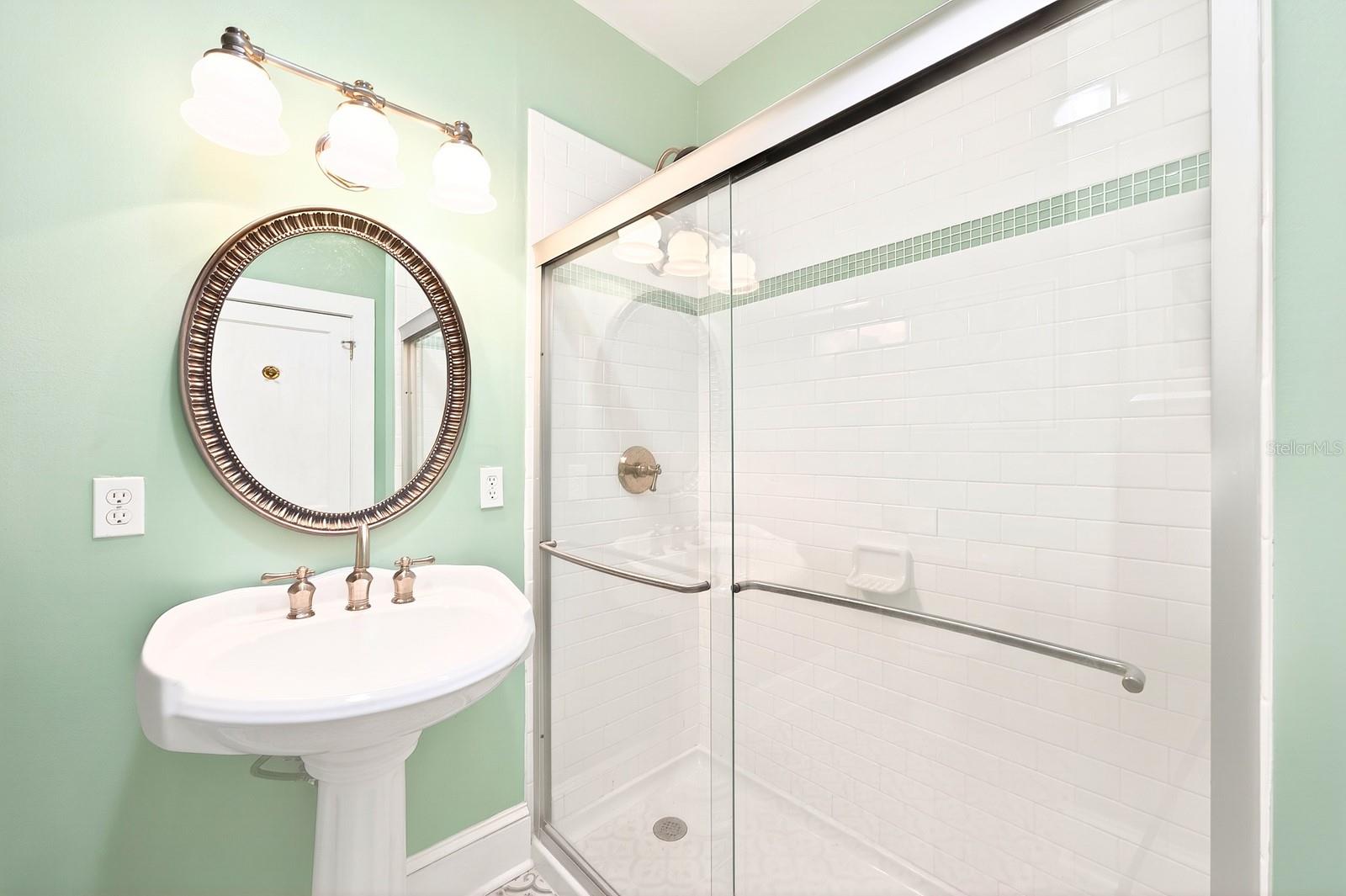 613 E PINE ST, ORLANDO, FL, 32801