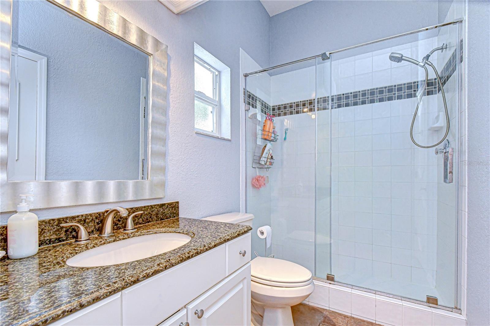 5201 LAUREL POINTE DR, VALRICO, FL, 33594