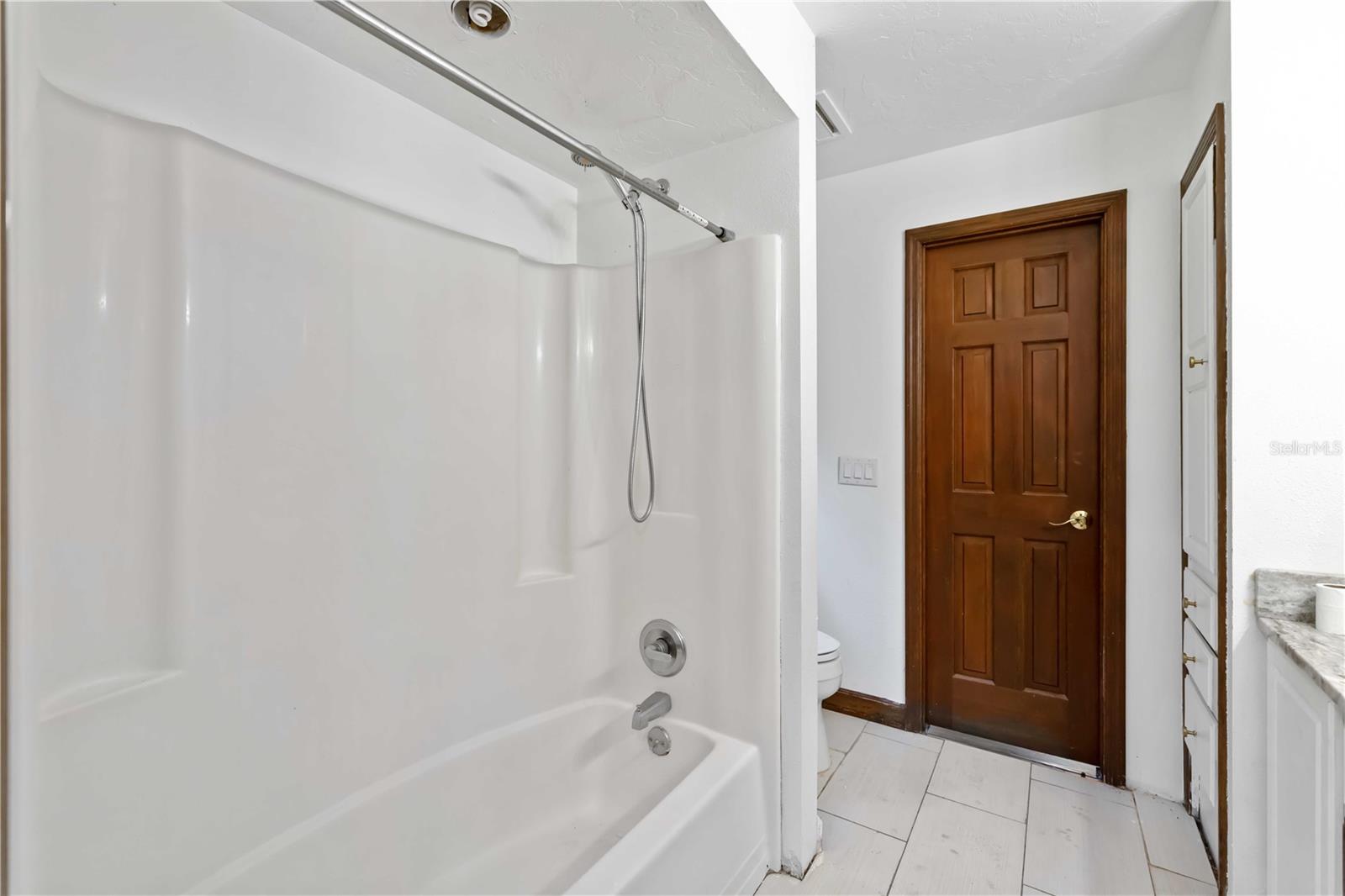 7535 CASTLE DR, SARASOTA, FL, 34240